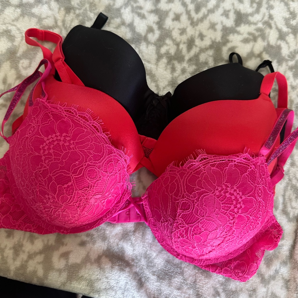 Women’s Bra Bundle, Set of 3 Bras !!